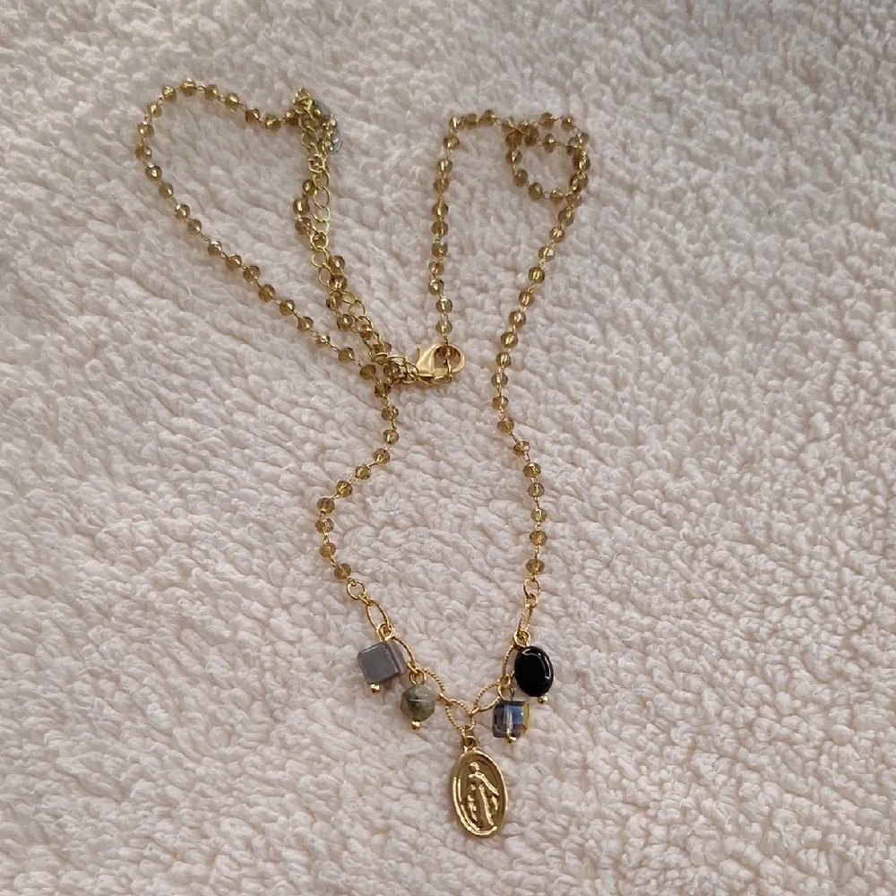 Chic Gold and Black Pendant Necklace - Picture 2 of 7